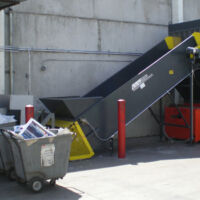 Shredder with Conveyor Feed Shredder with Conveyor Feed